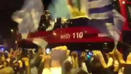 Οι παίκτες της Λάτσιο στο ανοιχτό λεωφορείο (2)