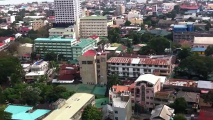 フィリピンセブ島留学NLS英語学校近所のCROWN REGENCY HOTELからみたセブ市