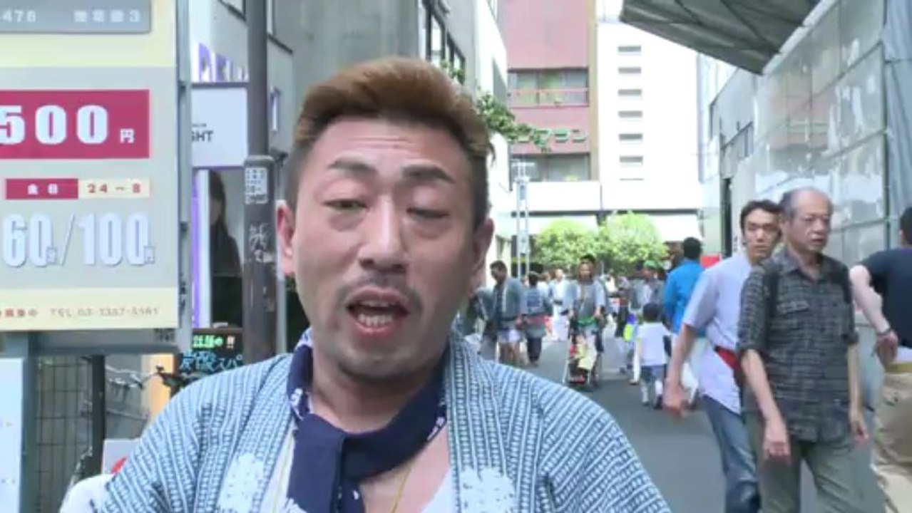 Die japanische Mafia zeigt ihre Muskeln