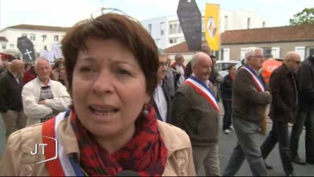 Les emloyés de Forège dans les rues (Treize-Septiers)