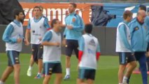Del Bosque keeps faith with Torres, Casillas