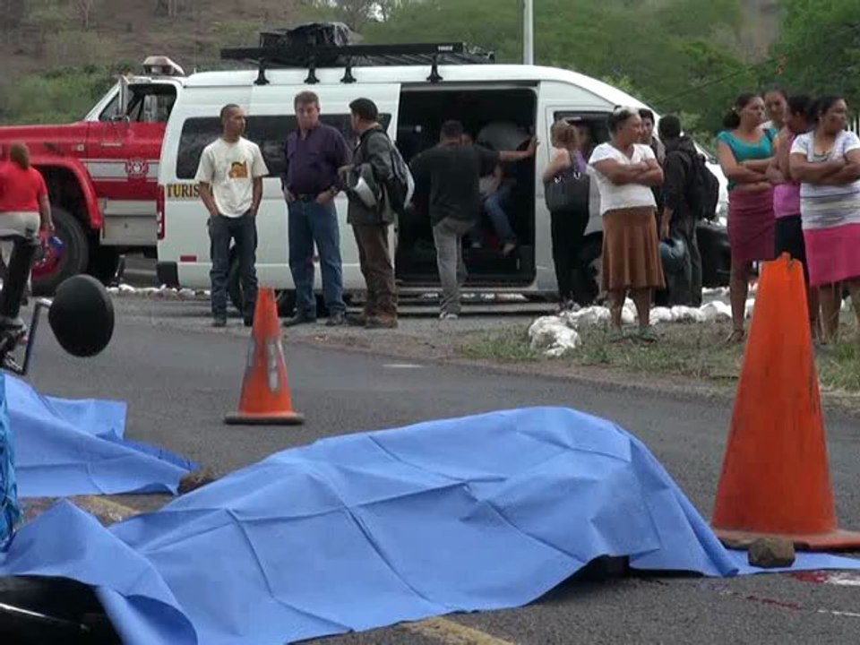 Dos jóvenes motociclistas mueren en accidente de tránsito en Estelí.