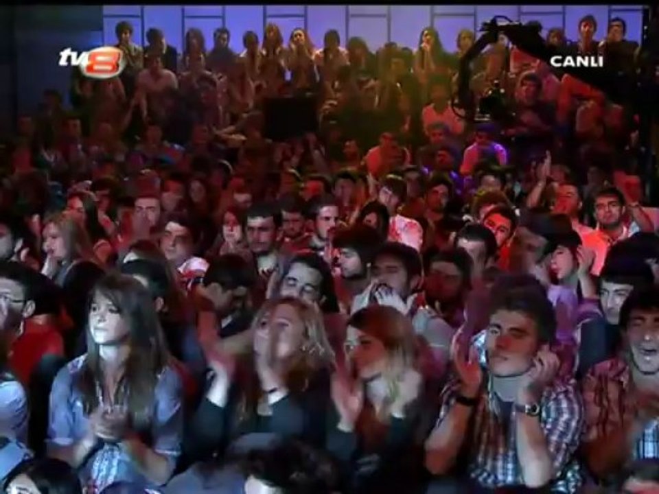 Disko Kralı Canlı Performans - Yavuz Bingöl & İsmail Altunsaray - Sarı Gelin