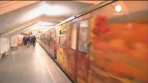 'Suluboya treni': Moskova metrosunda bir sanat galerisi