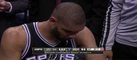 Tim Duncan realise qu'il a des bras
