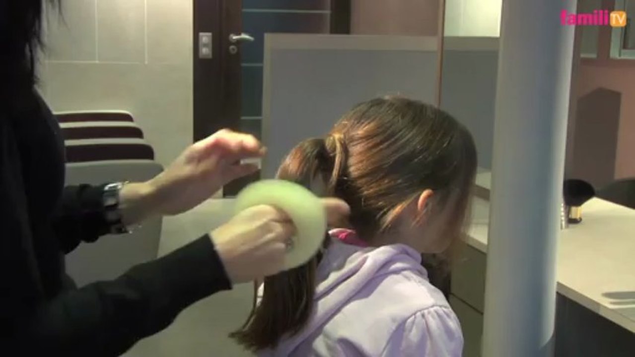 Tutoriel : un chignon de fête pour votre fille