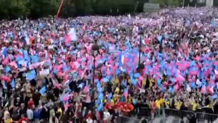 Paris'te eş cinsel evlilik protestosu