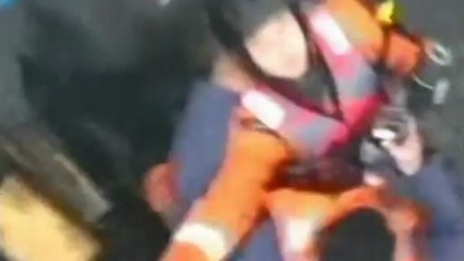 Fishermen rescued from 'floating house'