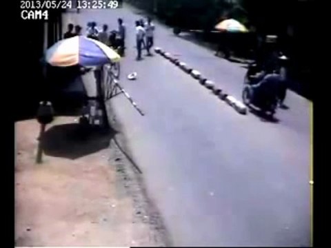 Une barrière fait chuter un cycliste et un motard