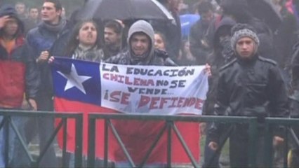 Chilean students demand free education