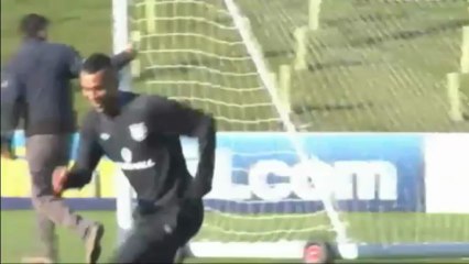 Amistoso - Cole porta el brazalete de Inglaterra