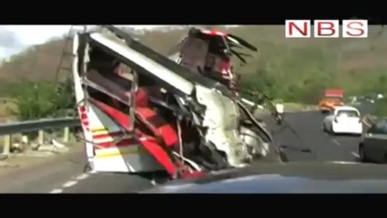 Bus-tempo accident claims 13 lives, toll might go up