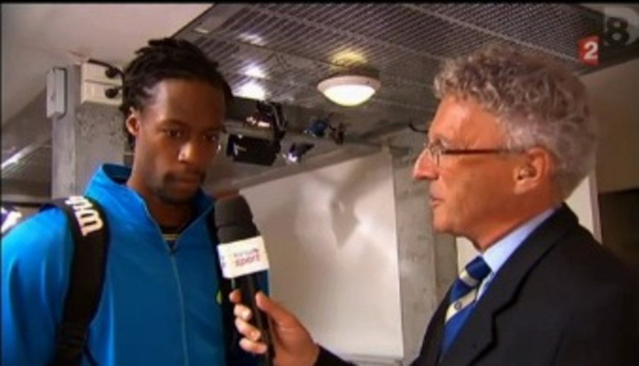 Nelson Monfort se prend un énorme vent à Roland Garros ! - Vidéo Dailymotion