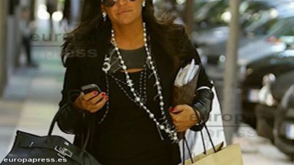 Aída Nízar se va de compras para celebrar su despido