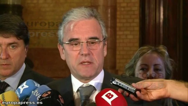 Farmacéuticos catalanes entregan 400.000 firmas