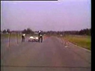 Chute moto gendarmerie;police kom sa tt l monde est content