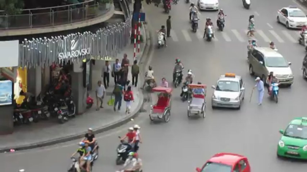 Crossing a Hanoi Street