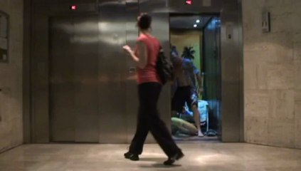 Tahitian elevator (Remi Gaillard)