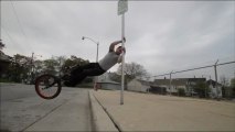 Awesome bike tricks video : Tim Knoll is nut