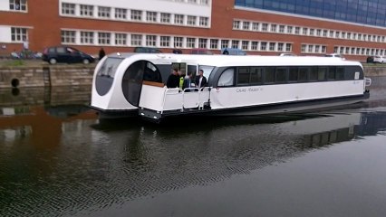 Mise à l'eau de la nouvelle navette fluviale de Calais Majest'In