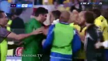 Goalie (Bornescu) bites a football player (Bawab) / Вратарь укусил футболиста