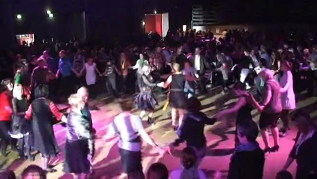 LE COMBAT DE BALS // Cie Tire-Laine