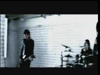 DeathStars: Un look audacieux et une musique qui décoiffe 🎶