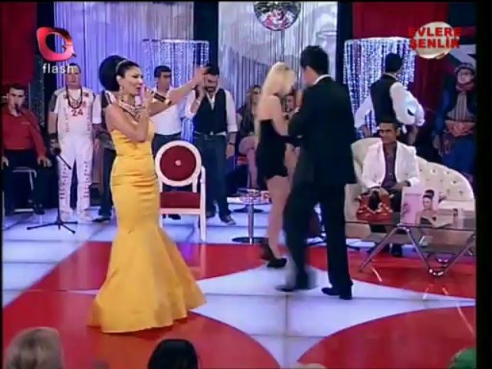 FLASH TV-ANKARALI AYŞE-ANKARALI YASİN-ŞEBNEM CEYHAN SOHBET EDİYORLAR-EVLERE ŞENLİK PRG.