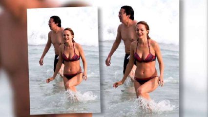 Heather Graham Looks Great in Bikini