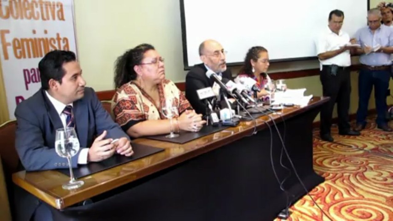 Salvadoreña enferma pide abortar