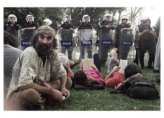 Gezi Parkı Polis Müdahalesi Halka Şafak Operasyonu