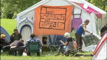 ECB önünde 'işgal' eylemi