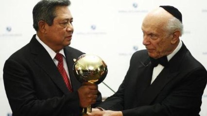 Indonesian minorities decry president's award