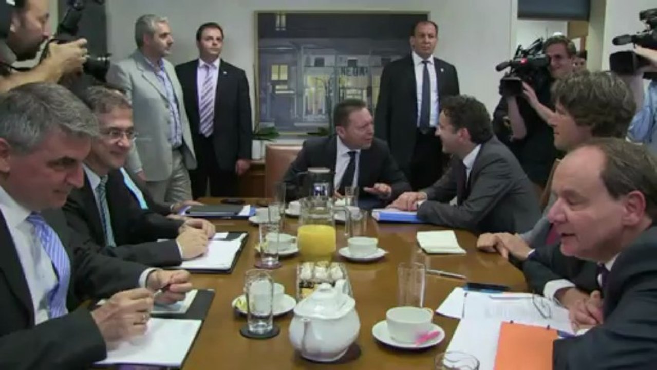 Eurozona libera 7,2 bilhões de euros para bancos gregos