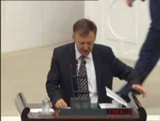 CHP Mersin Milletvekili Prof.Dr.Aytuğ Atıcı TBMM Genel Kuruluna gaz bombası getirdi