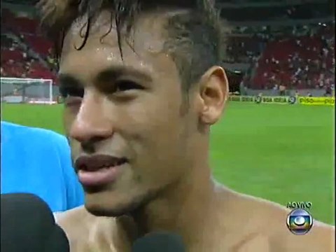 BRASIL - NEYMAR MINUTOS FINAIS COM A CAMISA DO SANTOS FUTEBOL CLUBE NO JOGO SANTOS 0 x 0 FLAMENGO 26/05/2013