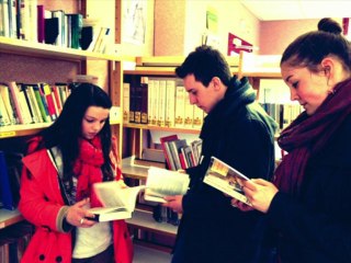 Videoclip final de la pièce de Théâtre "Prof : espèce menacée!"