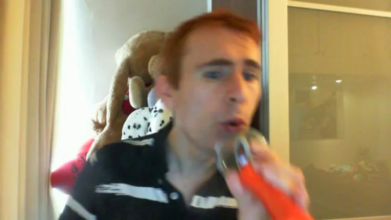 Wiwi égratigne "l'ombre de vos vies" de Vegastar