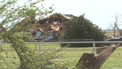Multiple tornadoes whip through U.S. Midwest