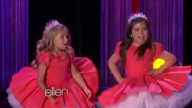 Sophia Grace & Rosie Perform Thrift Shop (Macklemore)
