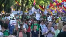 Gritos y burlas en la manifestación contra 'La Troika'
