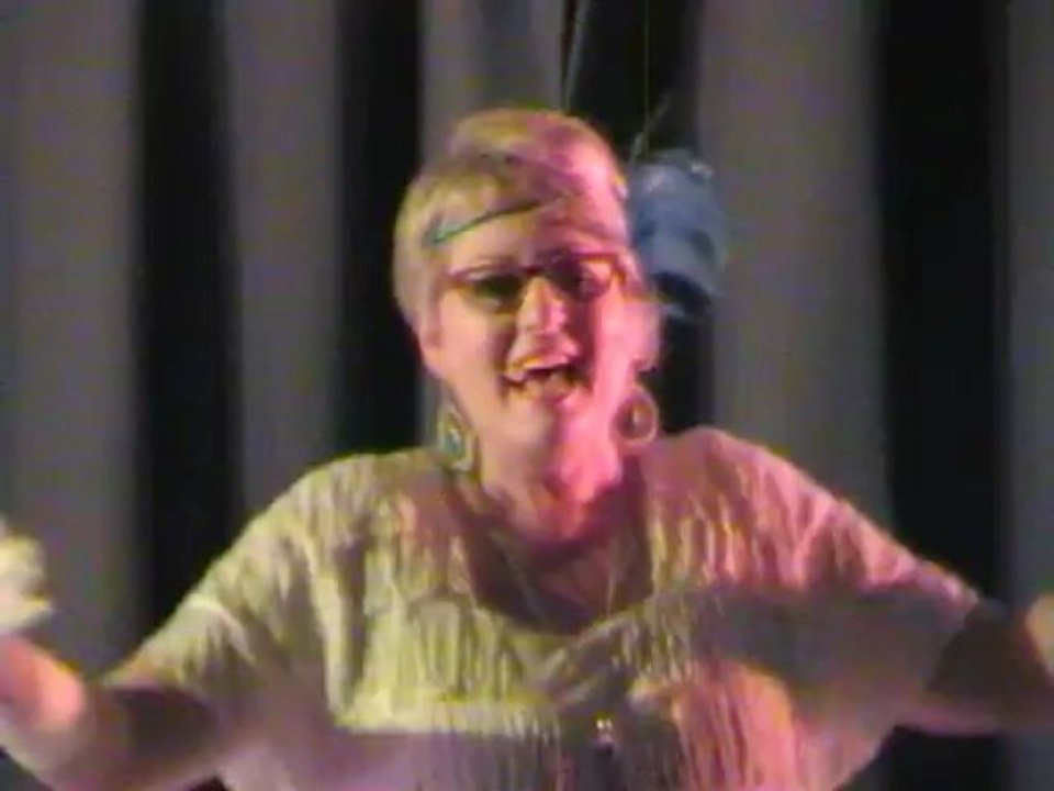 Sylvie, Annick et Alain chantent : "Cest magnifique"