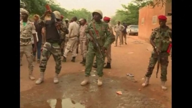 Two guards killed in Niger prison escape attempt