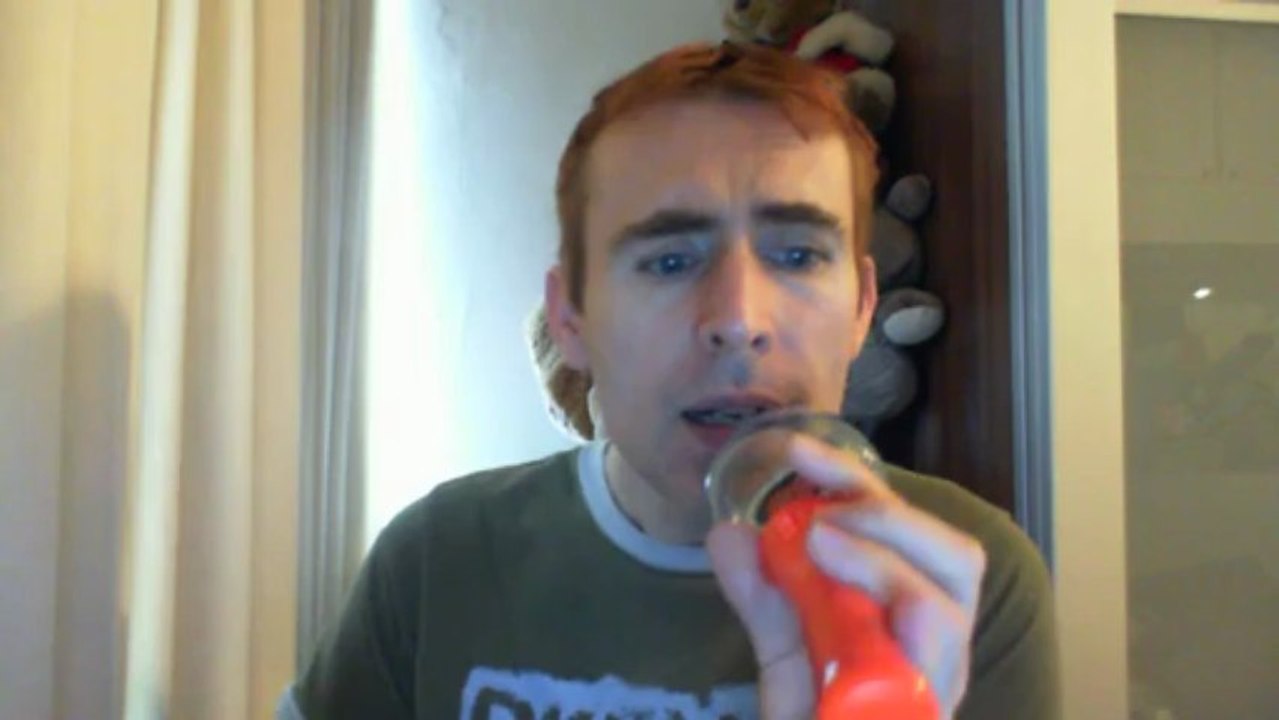 Wiwi égratigne "les bords de la Moselle" d'Yves Simon