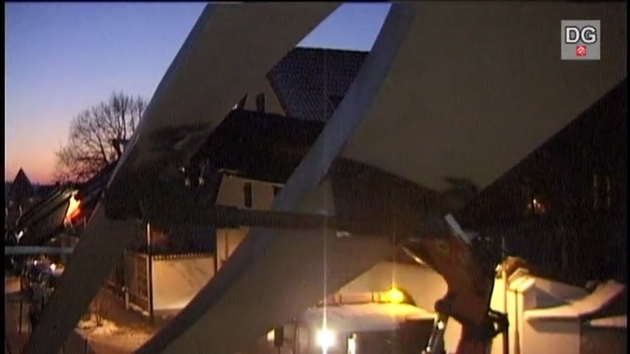 Aufstellung des Glockenturmes der Martin Luther Kirche