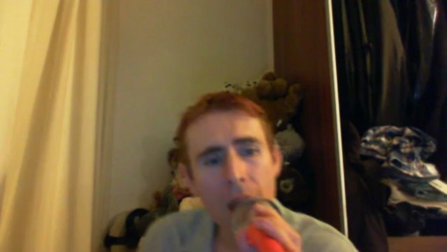 Wiwi égratigne one by one de Cher