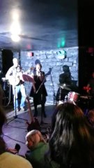 Julie (ex candidate Nouvelle Star 2013) reprend Pink et Madonna au Rock's Club