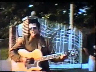 Going back to Memphis (song) GRACELAND Memphis Tennessee AUGUST 16 1992 Joe sings on sidewalk