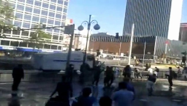 Manifestant percuté par un camion de police (Turquie)