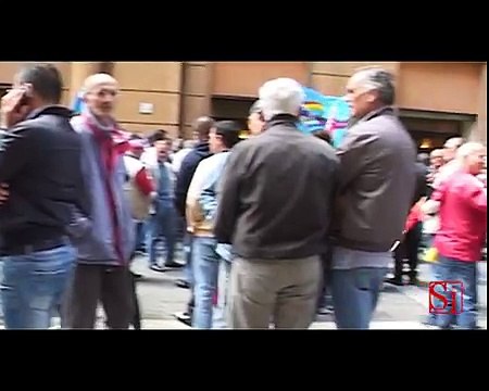 Napoli - La protesta degli edili fuori la Regione -1- (31.05.13)